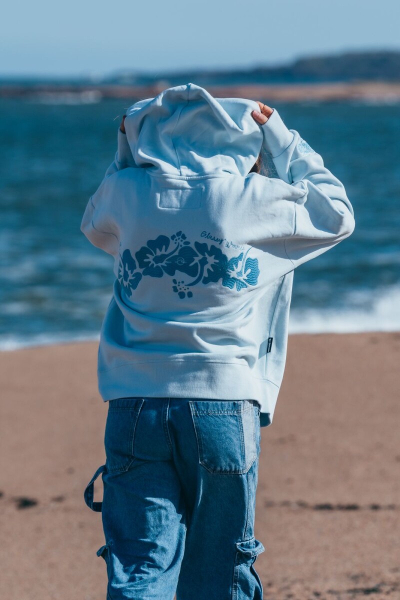 Hoodie Waikiki Bordado / Celeste U