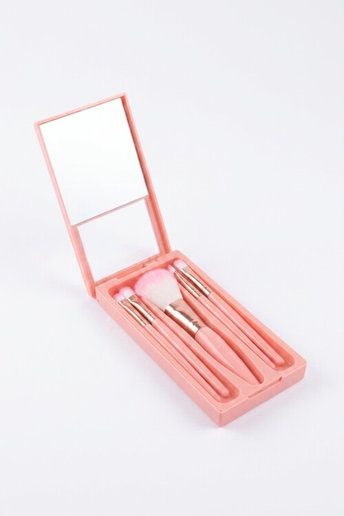 Set de 5 brochas de maquillaje en estuche rosa