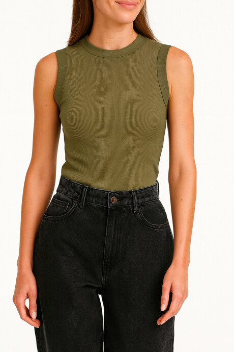 Musculosa Tulia Verde Oliva Oscuro