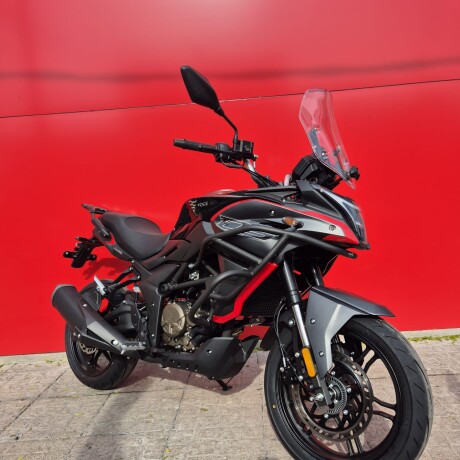 Voge 300 DS Negro