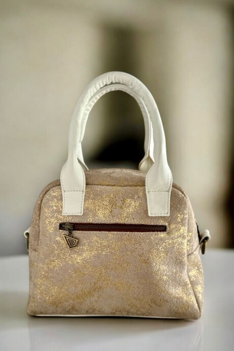 Cartera De Cuero Natural, Blanco Y Dorado Modelo ISA Con Arte Carolina De Cunto Cartera De Cuero Natural, Blanco Y Dorado Modelo ISA Con Arte Carolina De Cunto