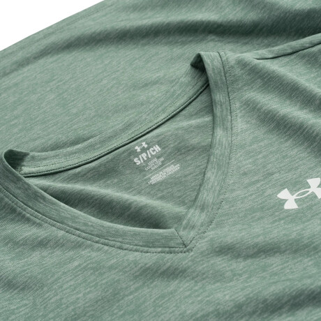 REMERA MUJER UNDER ARMOUR Green