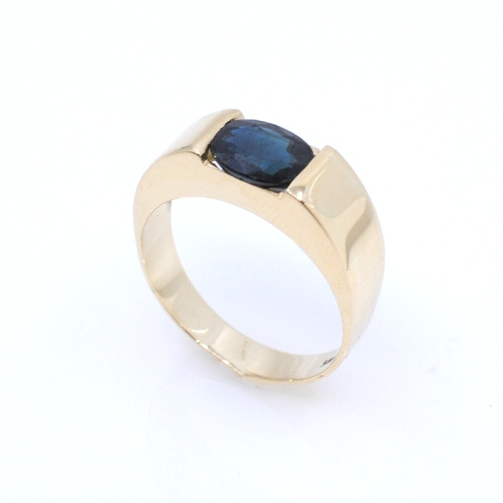 Anillo en oro 18k y zafiro Anillo en oro 18k y zafiro