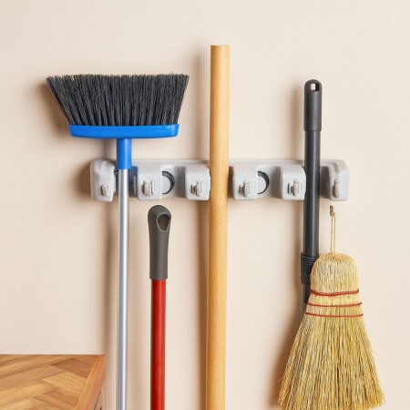 SOPORTE DE PARED PARA 5 ESCOBAS GRIS
