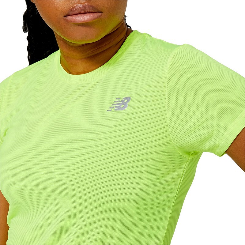 Remera New Balance Accelerate Sleeve Amarillo