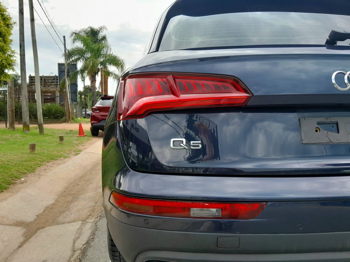 Audi Q5 2.0 Premium TFSI Quattro AT | Permuta / Financia Audi Q5 2.0 Premium TFSI Quattro AT | Permuta / Financia