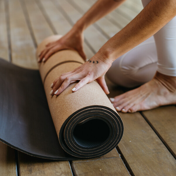 Yoga Mat Sukha Aprendiz Corcho Con Alienación Natural