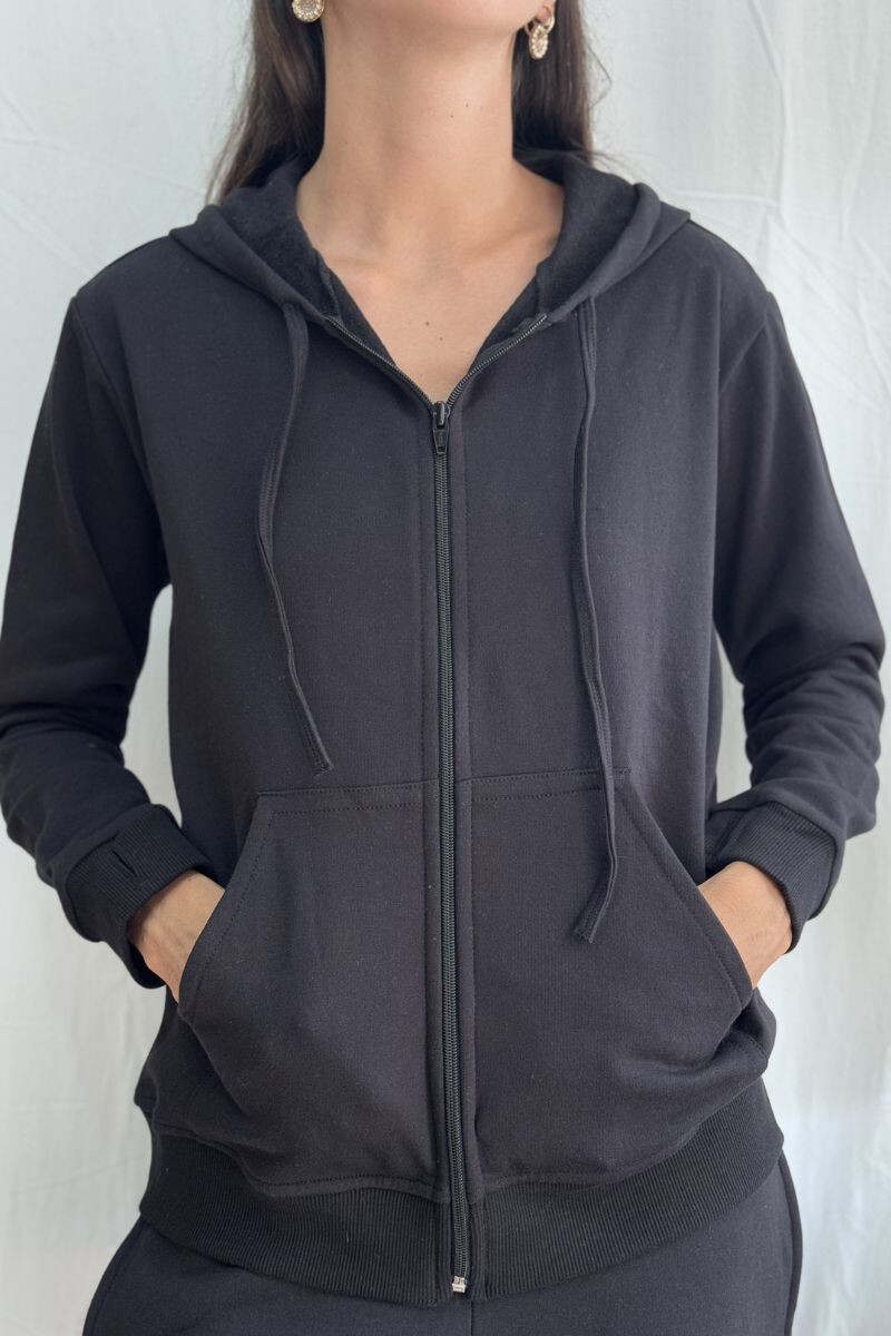 Campera capucha Negra