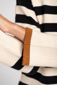 Sweater Rayado Negro