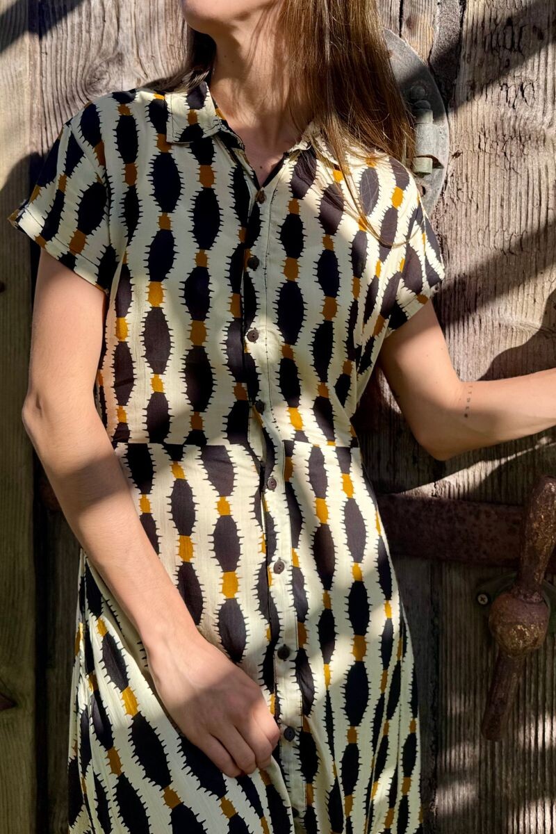 Vestido camisero largo Mostaza, negro y crema