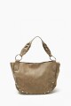 Cartera con tachas beige