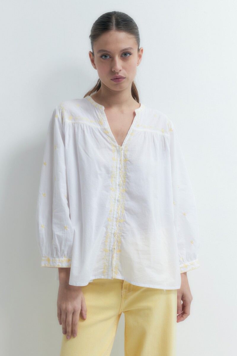 Blusa boho con bordados blanco