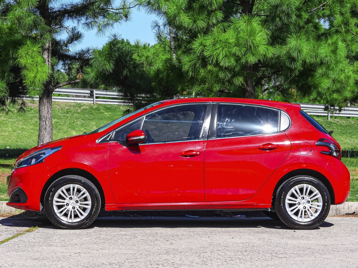 Peugeot 208 Allure 1.5 Extra Full 1.5 | Permuta / Financia Peugeot 208 Allure 1.5 Extra Full 1.5 | Permuta / Financia