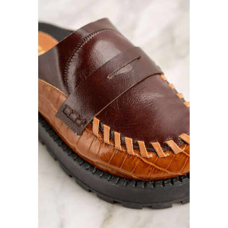 Zueco Combinado Cuero Marron