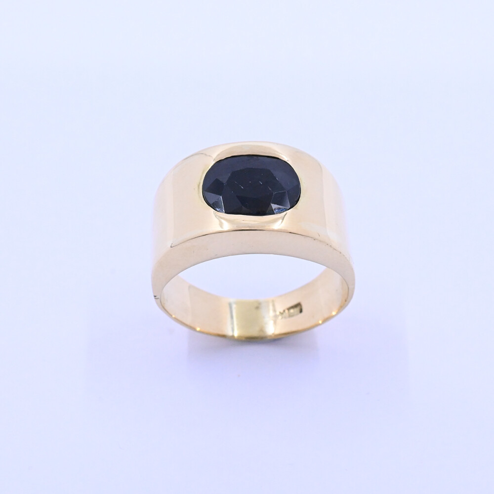 Anillo oro 18k zafiro oval. Anillo oro 18k zafiro oval.