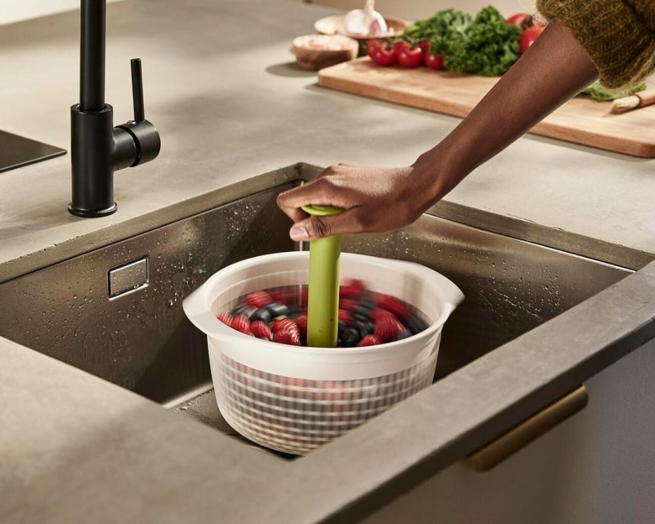 Escurridor y colador de ensaladas Joseph Joseph Spindola - Preventa 20% OFF Escurridor y colador de ensaladas Joseph Joseph Spindola - Preventa 20% OFF