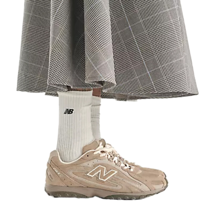 Championes New Balance 204 - Beige Championes New Balance 204 - Beige