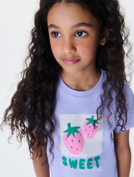 CAMISETA INFANTIL CON ESTAMPA VIOLETA