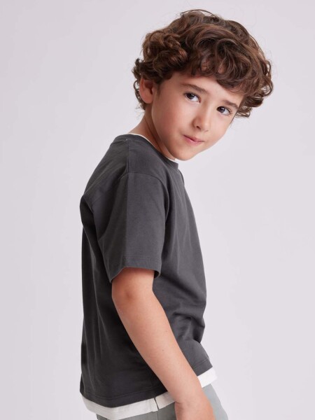 Remera manga corta superpuesta Gris Oscuro