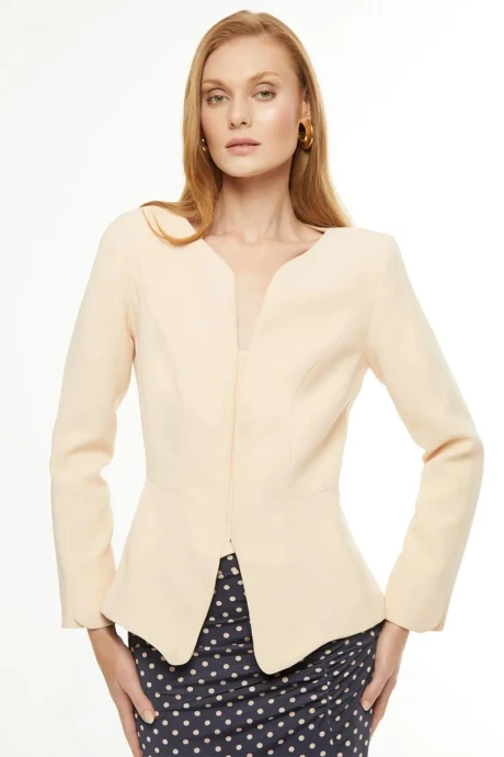 Blazer Amelia Arena