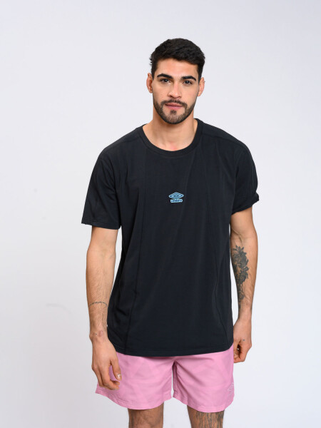 REMERA FELT Umbro Hombre 002