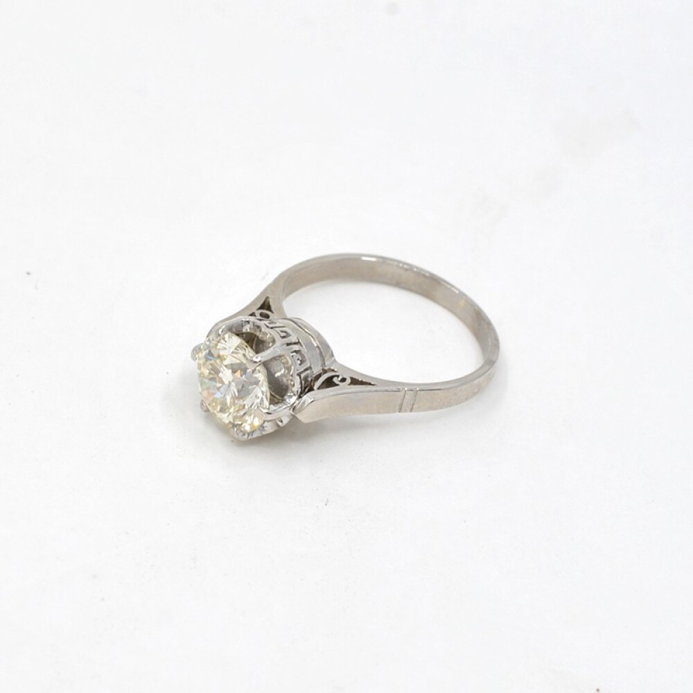 Anillo Antiguo En Platino Con Importante Brillante Central Anillo Antiguo En Platino Con Importante Brillante Central