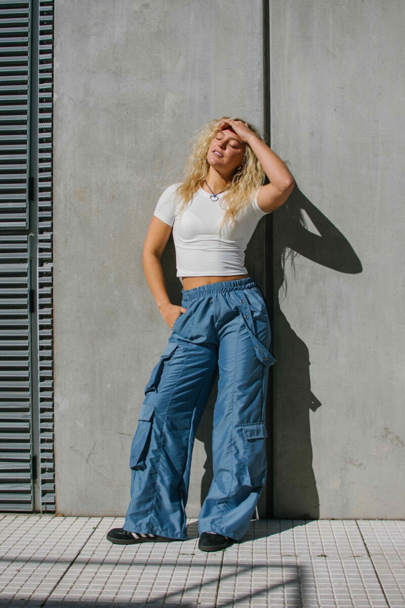 Parachute cargo Parachute cargo