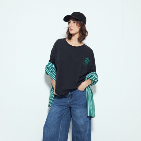 REMERA FRAXINUS Negro