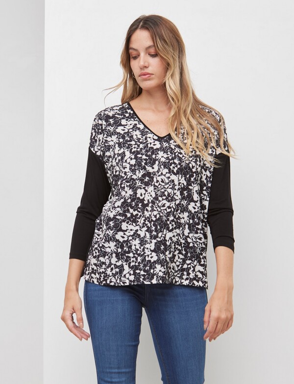 Remera Flores NEGRO/BLANCO