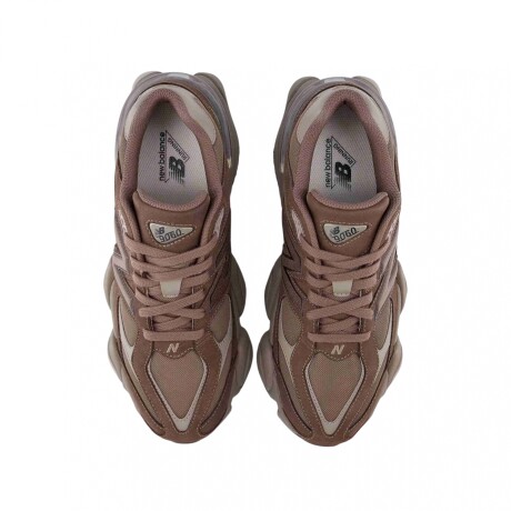 Championes New Balance 9060 Brown