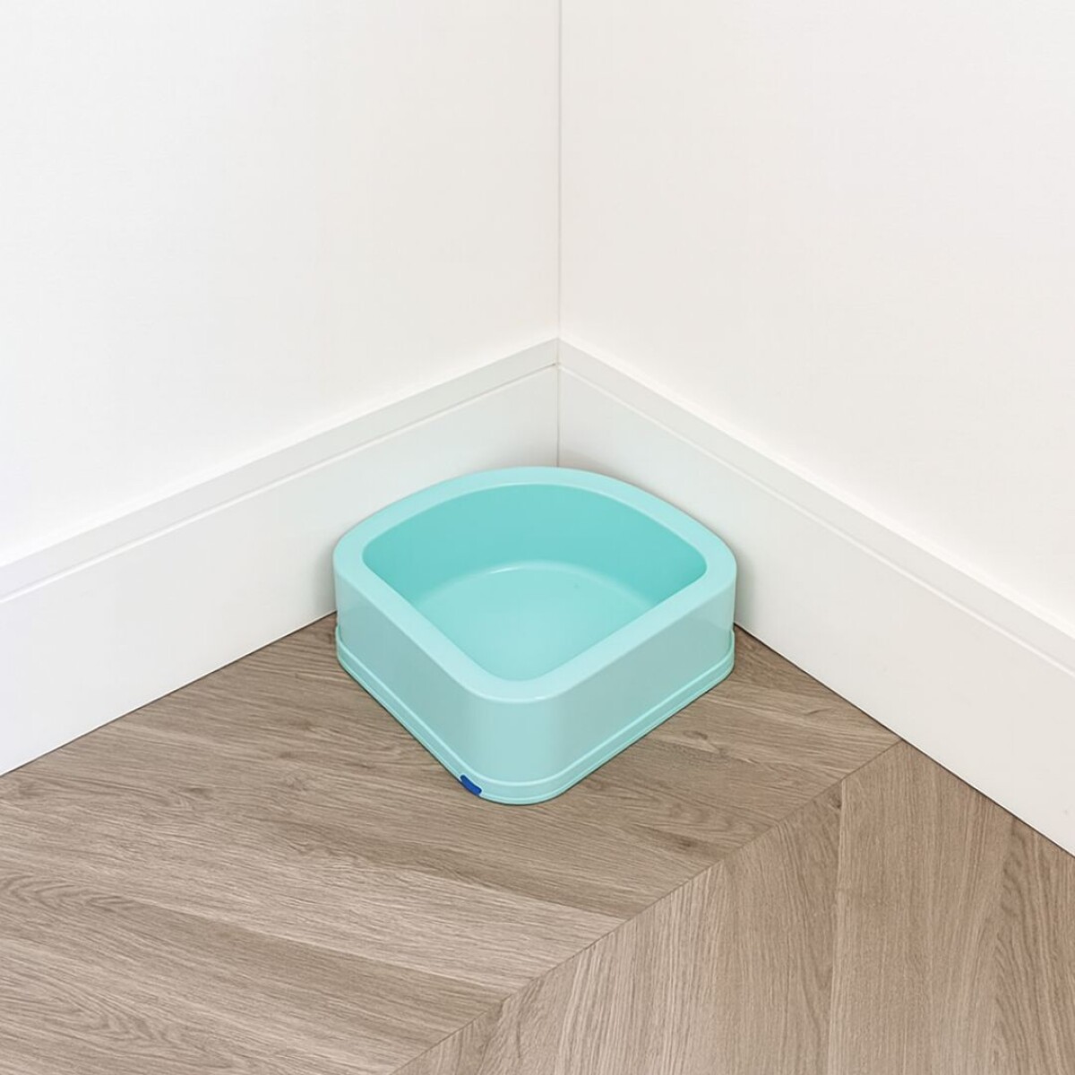 PLATO COMEDERO PARA MASCOTA TRIANGULAR 