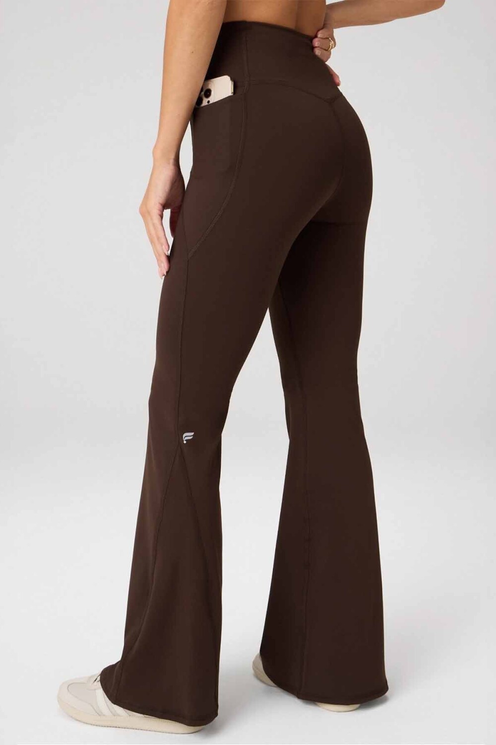 Legging Oasis High-Waisted Crossover Flare Mujer Cacao
