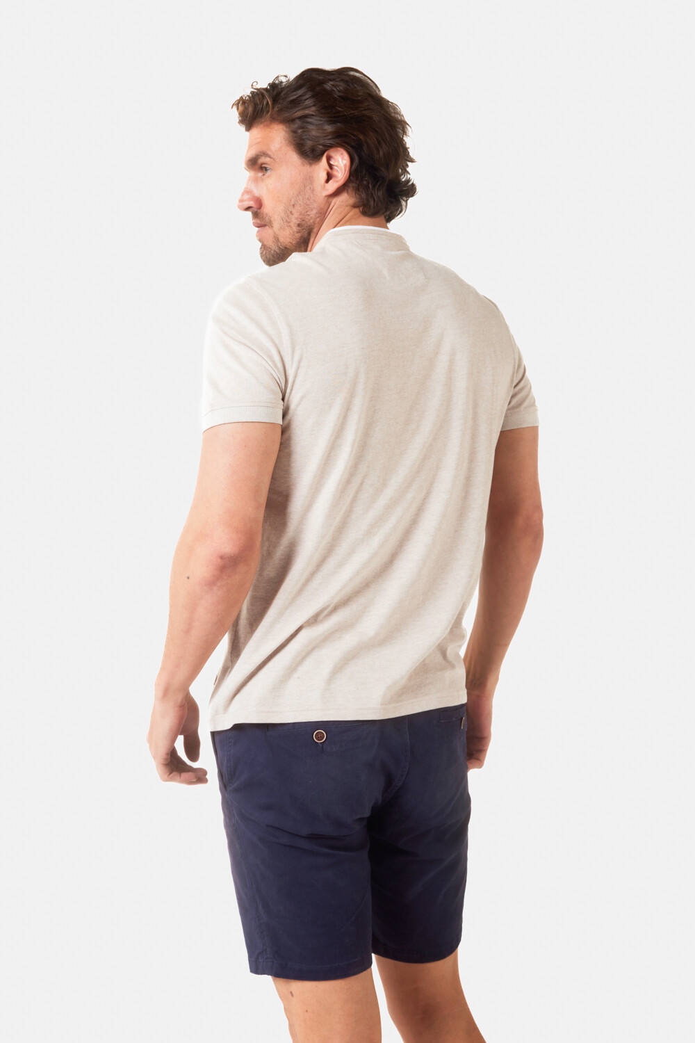 REMERA LISA CUELLO MAO Beige