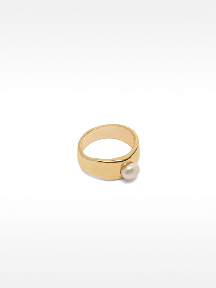 Anillo Irregular Con Perla De Agua Dulce dorado
