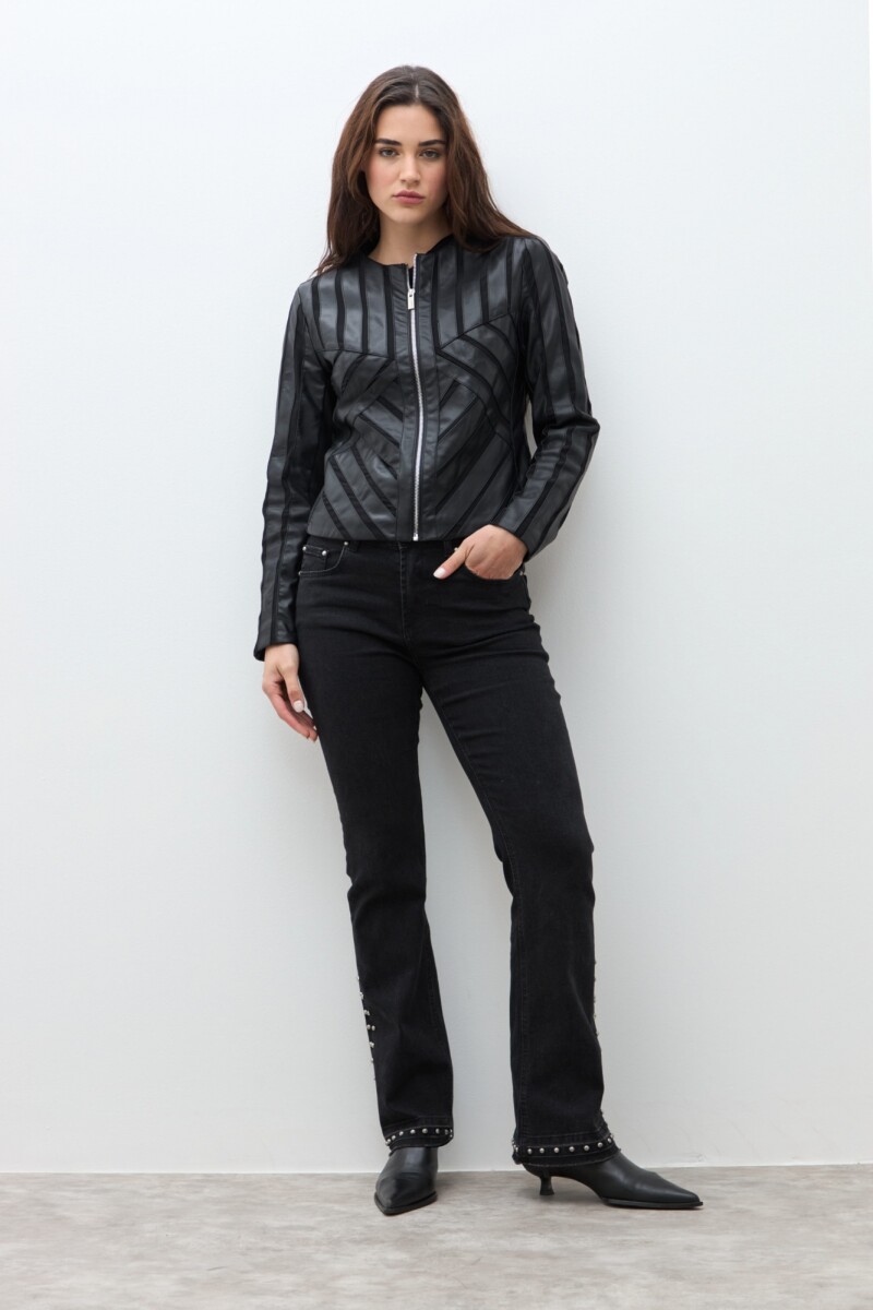 Chaqueta eco cuero con tul negro