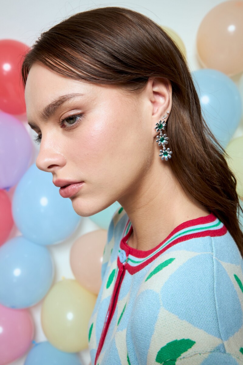 Caravanas largas flor shinny plateado