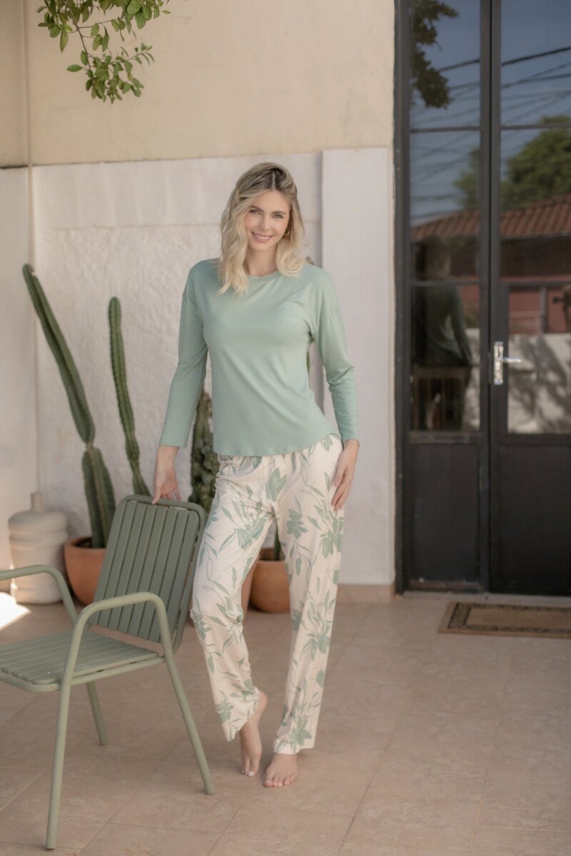 Conjunto de Pijama. Verde.