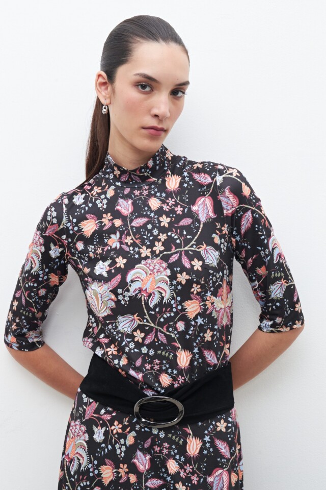 Polera estampado búlgaro negro
