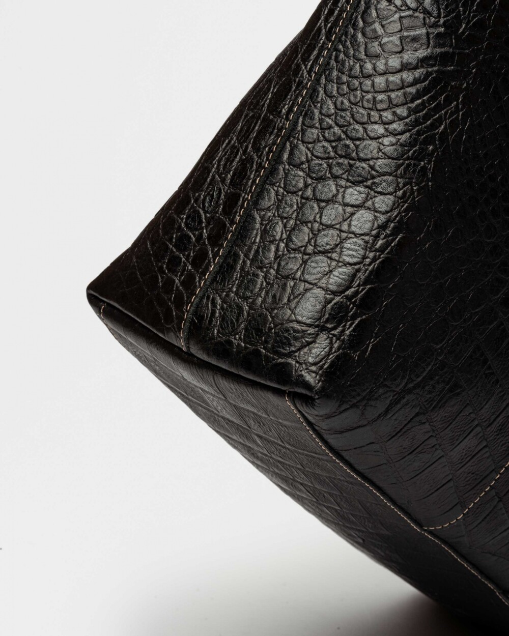 Shopper The Braided En Cuero Grabado Croco Negro