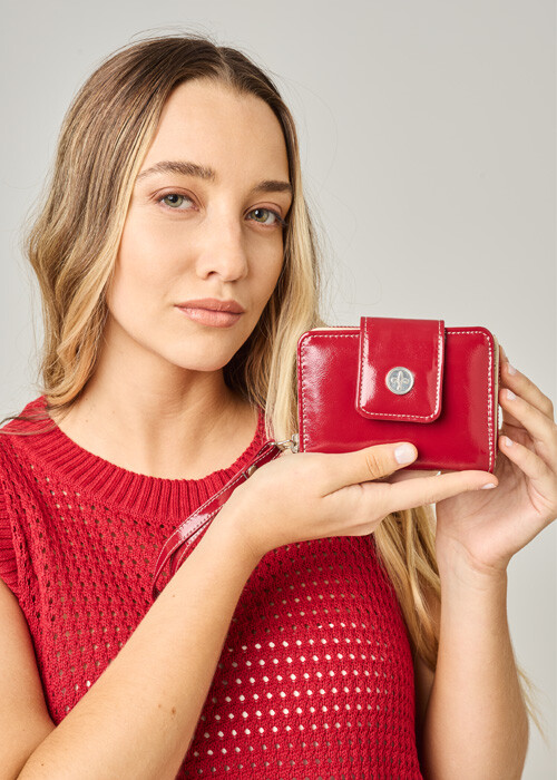 Ropa, buzos, ponchos, pantalones, capas, chalecos, vestidos, sacos