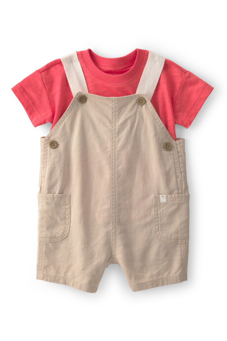 Set dos piezas, enterito corto de lino beige y remera de algodón Set dos piezas, enterito corto de lino beige y remera de algodón