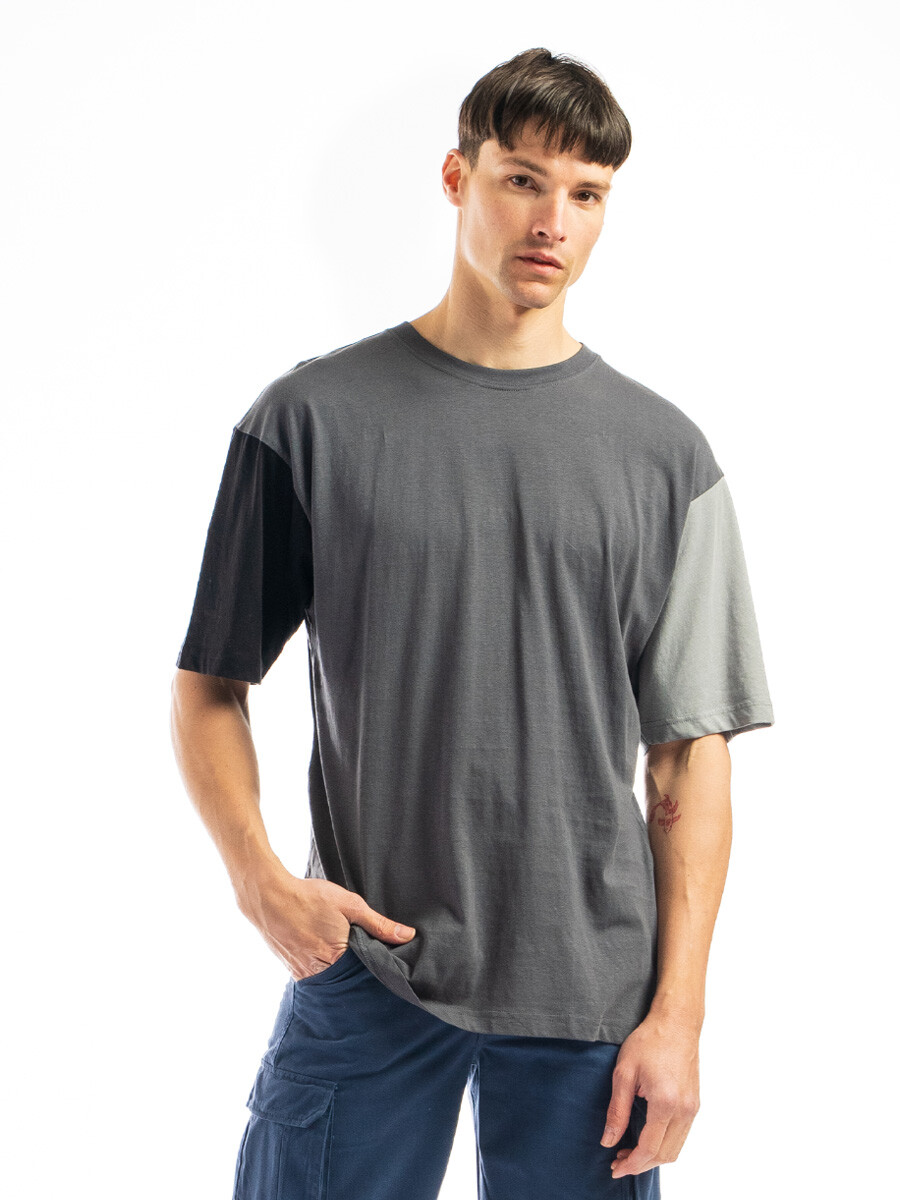 Remera Oversize Combinada - Gris Oscuro 