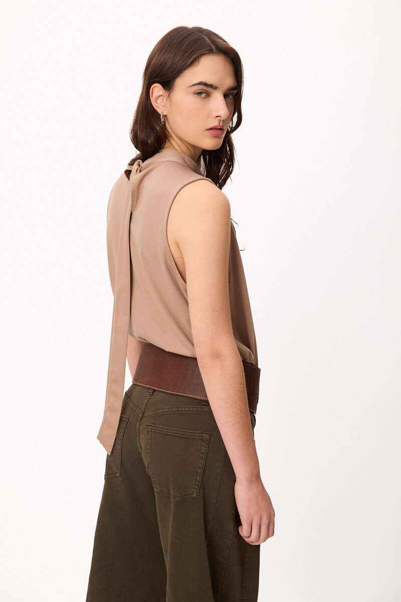 Blusa Eryn Camel