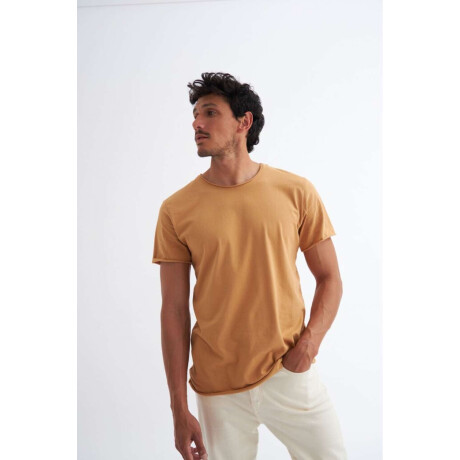 Remera básica Calt Camel