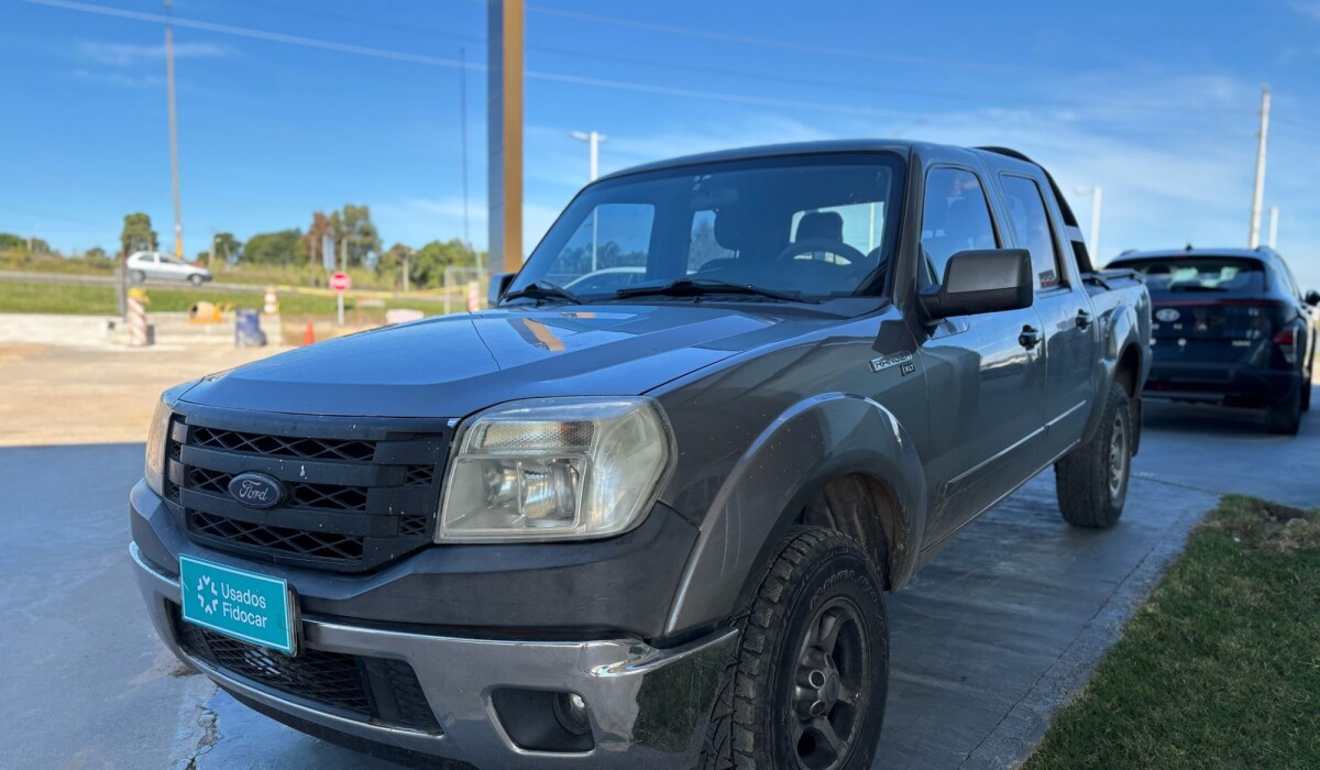 Ford Ranger XLT 2,3 Nafta 4x2 - 2011 Ford Ranger XLT 2,3 Nafta 4x2 - 2011