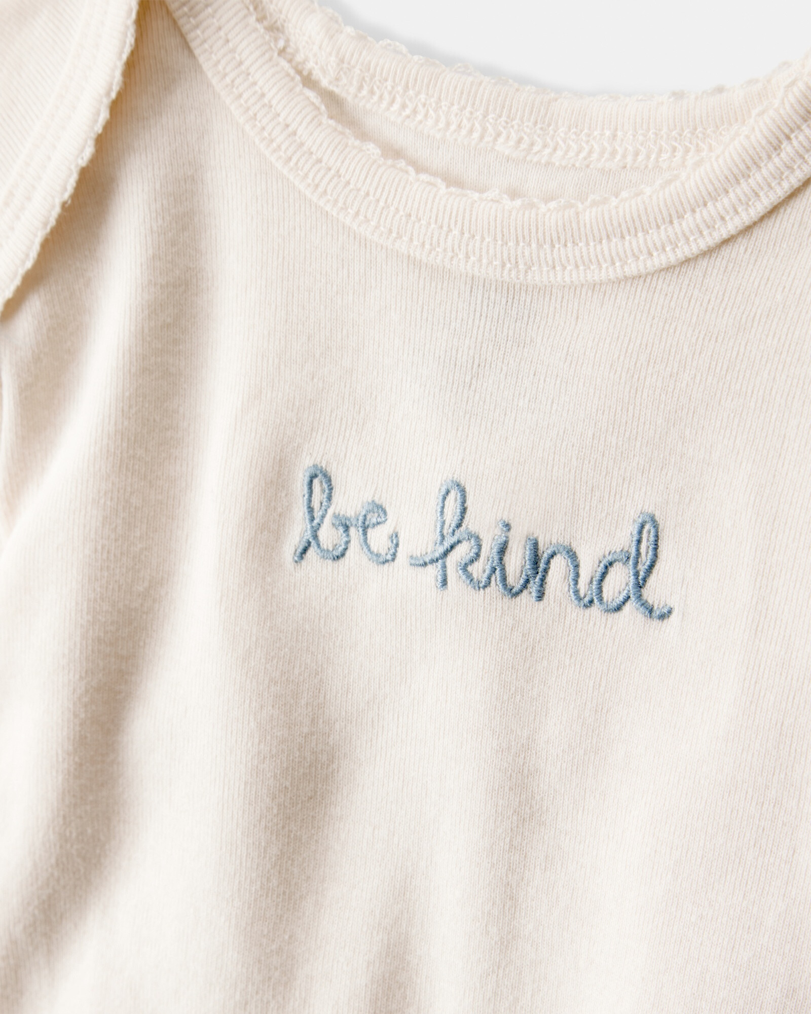 Set tres piezas de algodón, chaleco y pantalón capitoneados más body Set tres piezas de algodón, chaleco y pantalón capitoneados más body