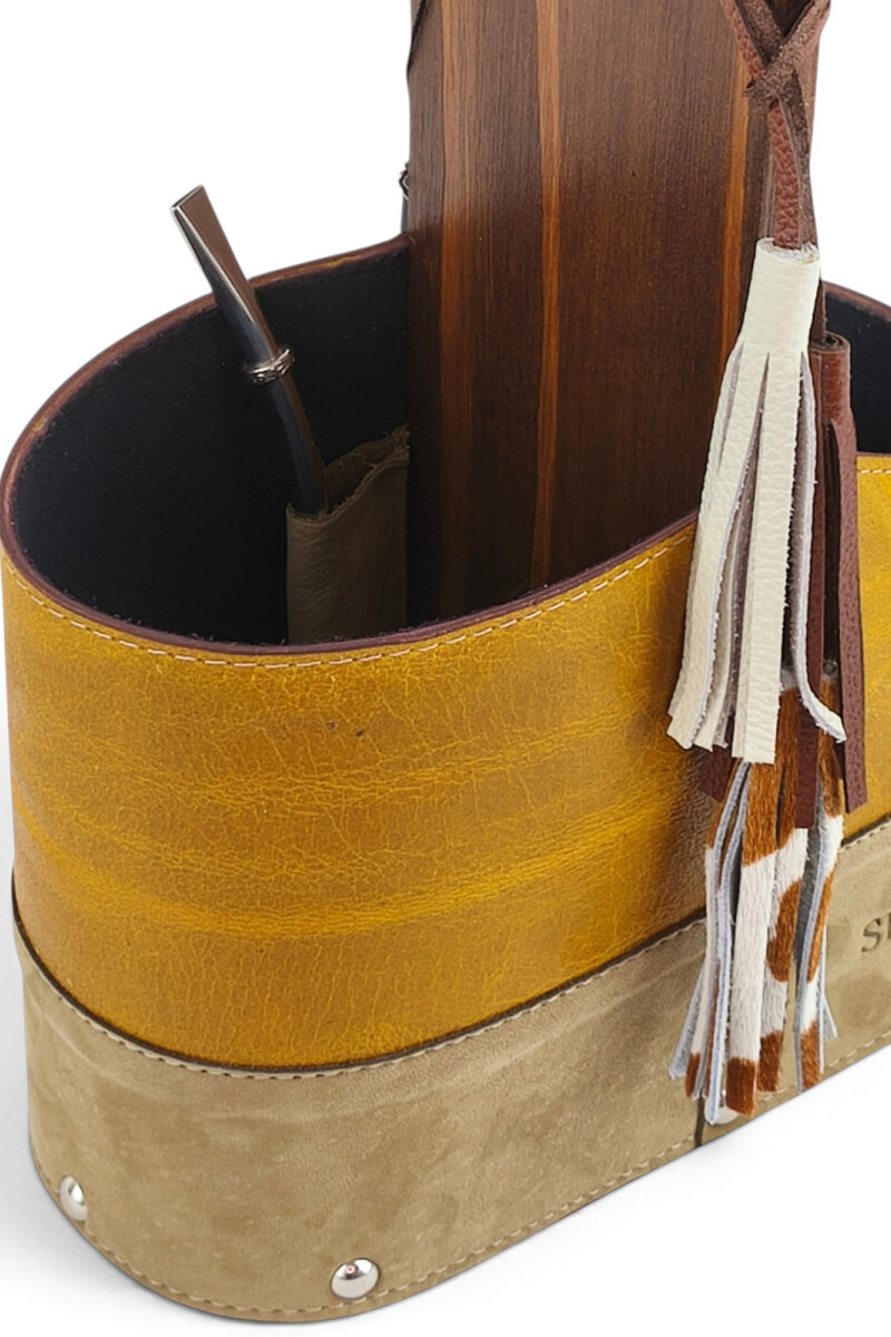 Matera de Cuero Legítimo con Estructura Integral de Madera y portacelular Mostaza