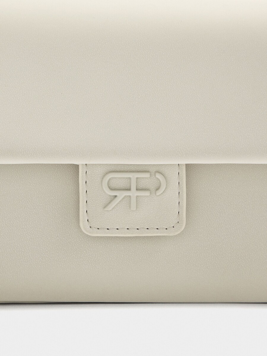 Bolso Bandolera Con Solapa Textura Suave crudo