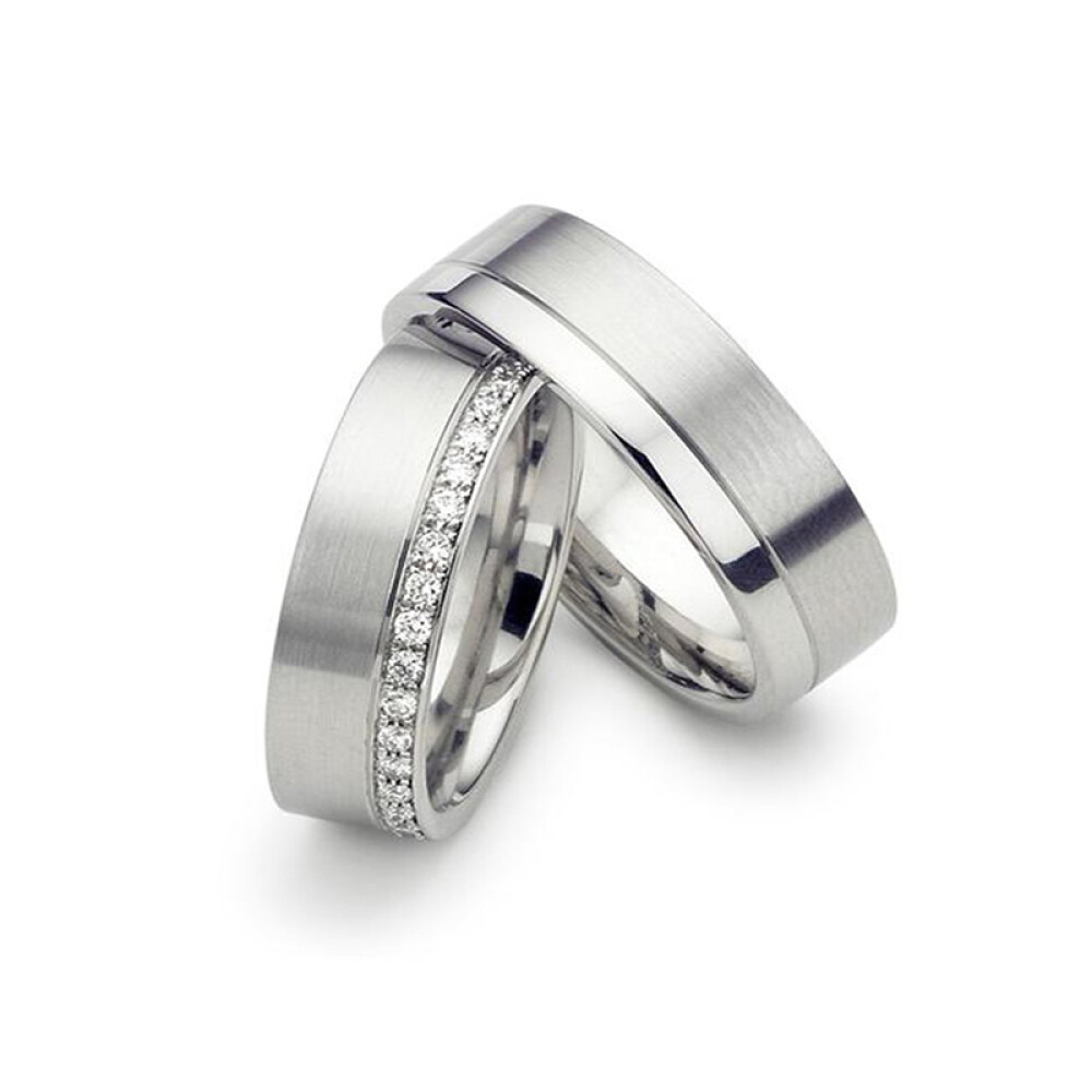 Par de alianzas 6 mm oro 18k blanco. La alianza chica con brillantes sin fin Par de alianzas 6 mm oro 18k blanco. La alianza chica con brillantes sin fin