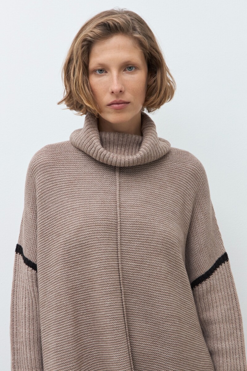 Vestido tejido cuello volcado tostado melange